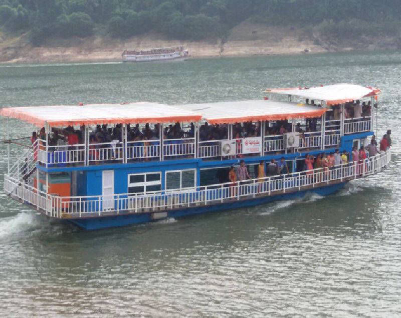 Punnami A/c Boat